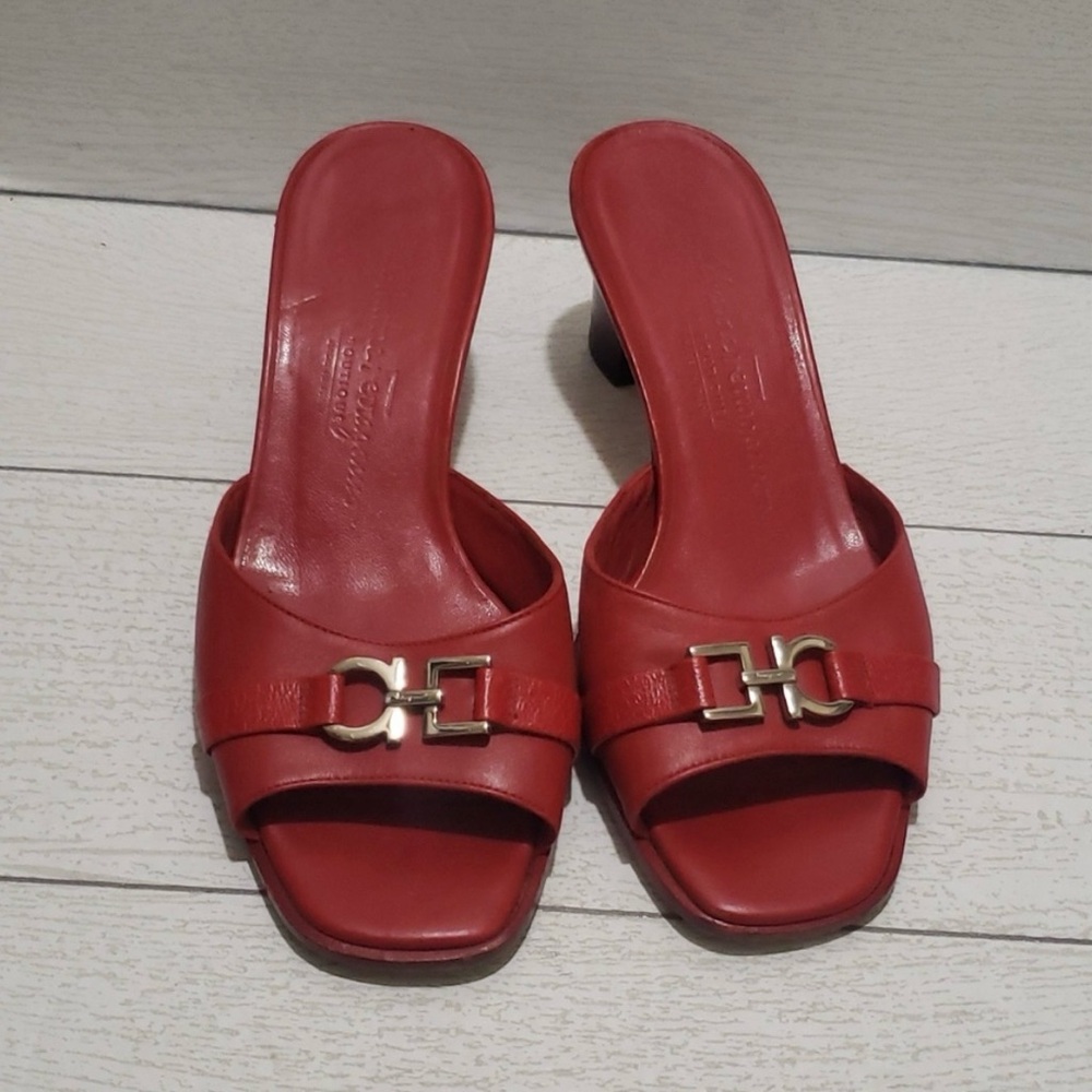 Ferragamo 7C red low heel open toe sandals mules